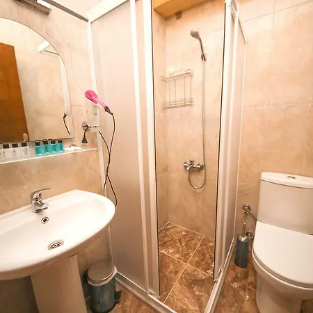 Deniz Yildizi * 阿瓦